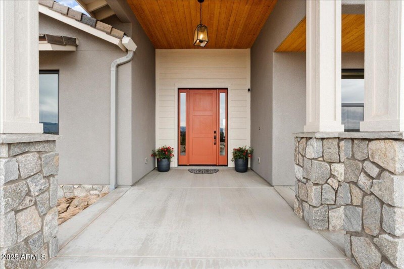 06-Entryway