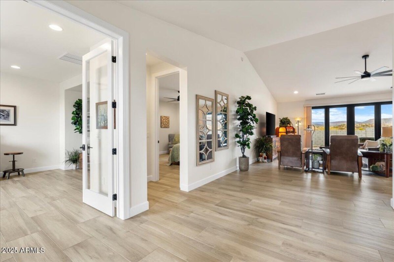 08-Foyer to Den