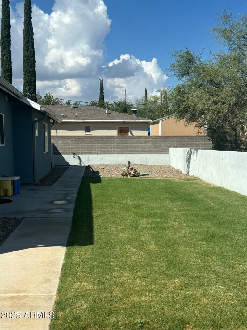 7907 Taos Ave