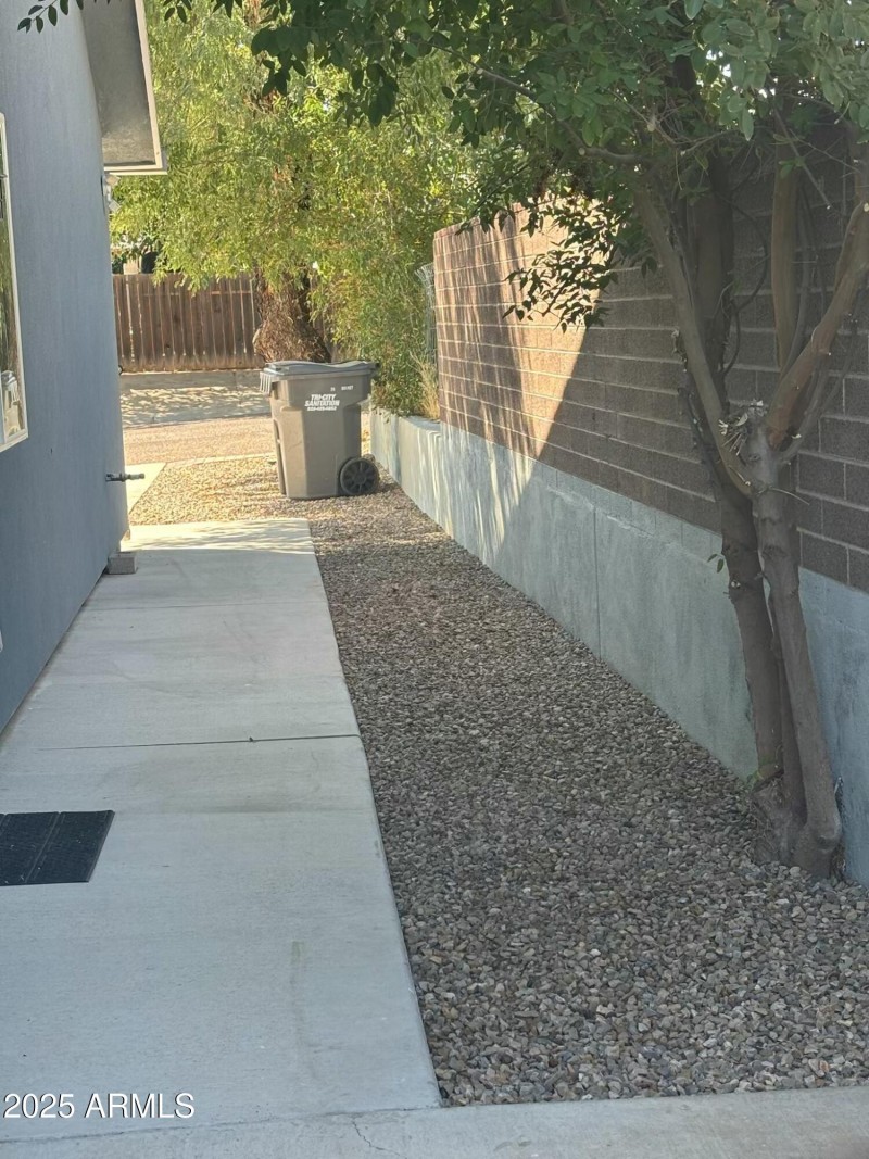 7907 Taos Ave