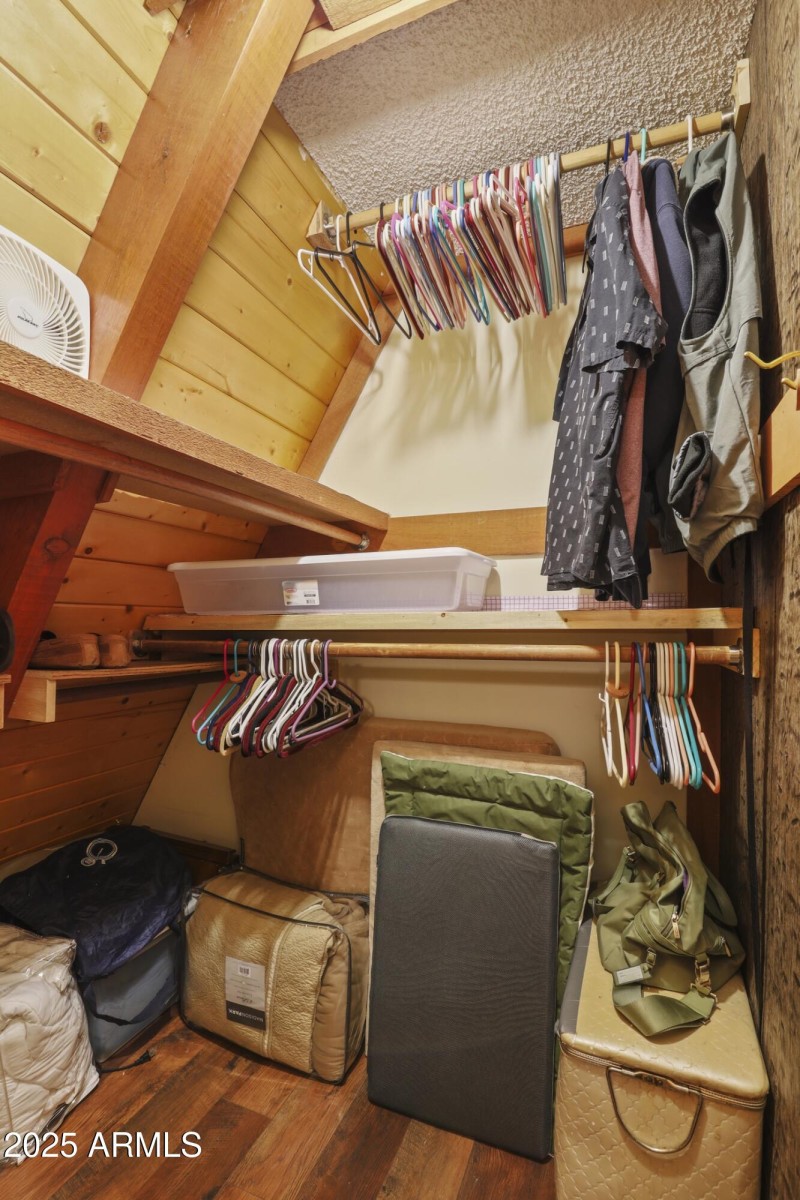 Main Bedroom Walk-In Closet