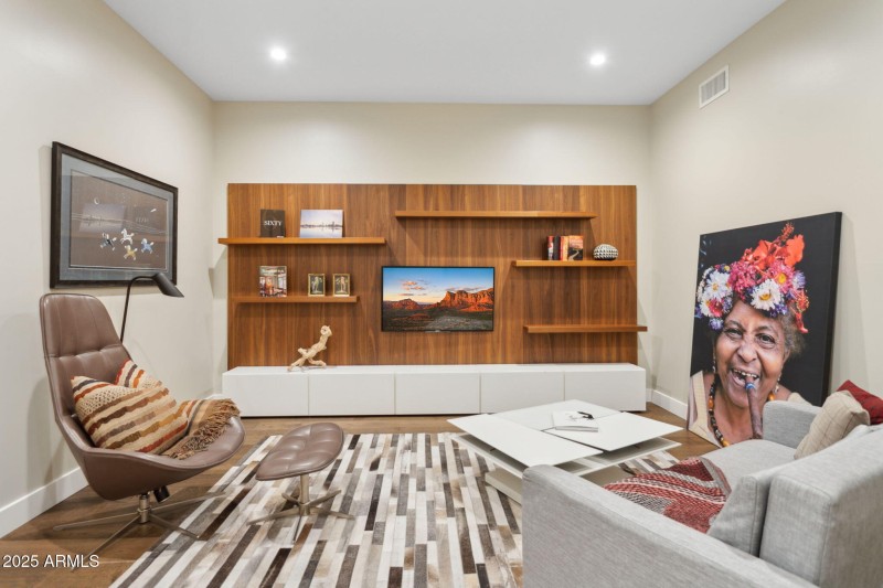 Versatile Media/Home Office