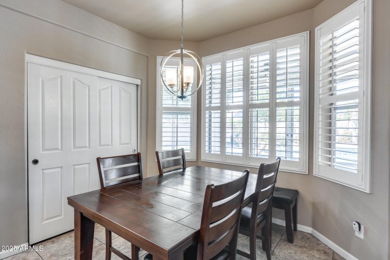 Eat-in Kitchen