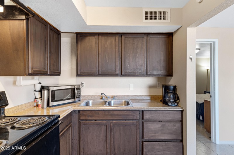 610 S Bellview-11