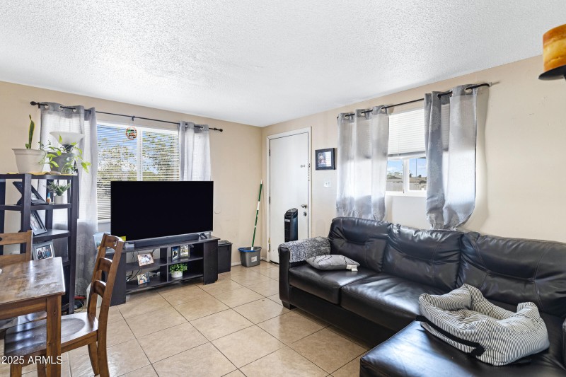 610 S Bellview-18
