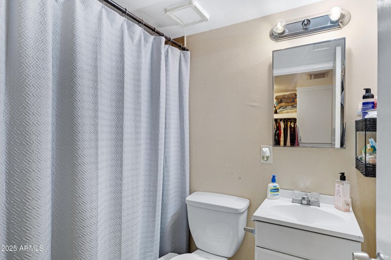 610 S Bellview-25