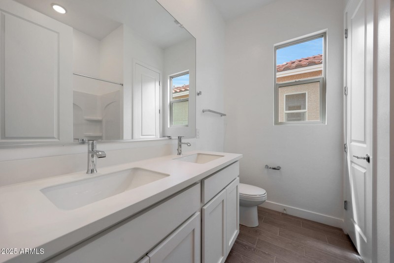PHX_Landmarke_Lot 1202_Blush_312_Bath2