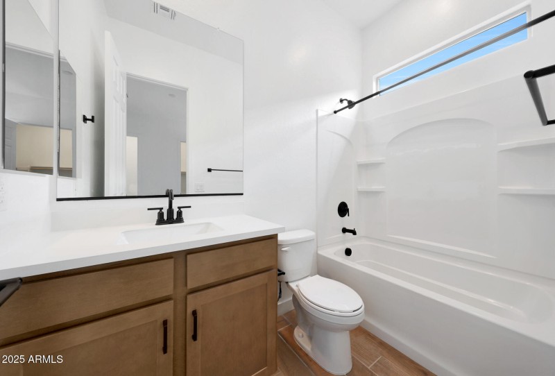 PHX_Landmarke_Lot 1191_Crimson_281_Bath3
