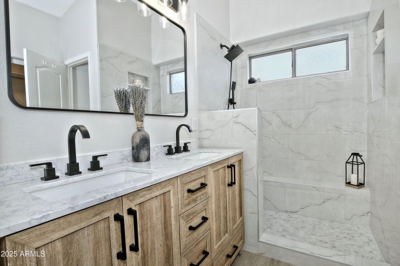 Master Bath.2
