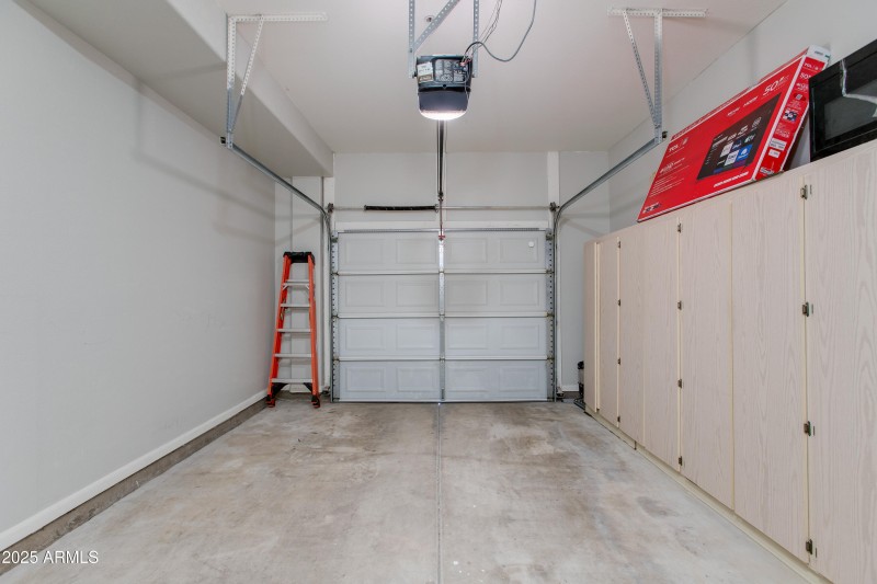 Garage w/Storage