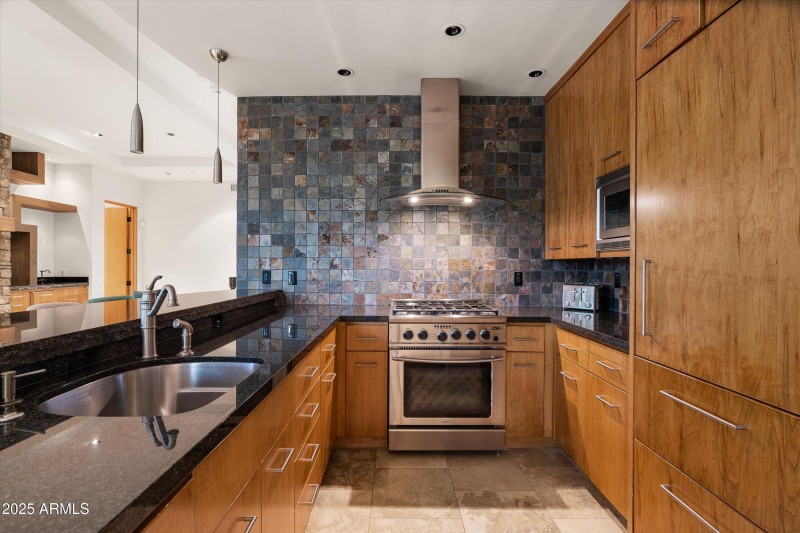 Guest House - Kitchen