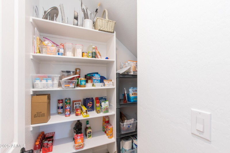 WALK-IN PANTRY