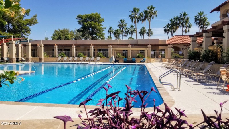 Lakes-Pool