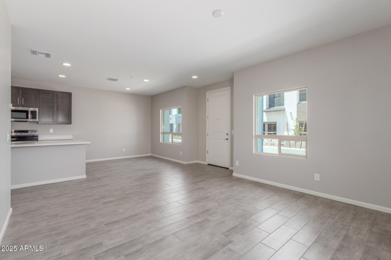 Dining/Entry