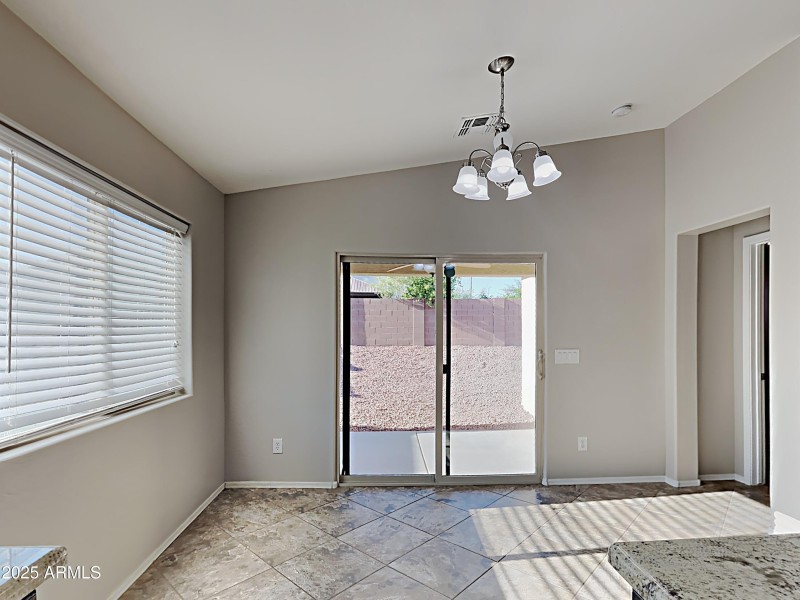 1004506.18584 W Illini Street_10