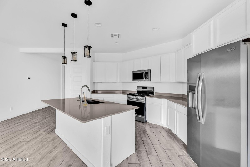 13-web-or-mls-Wiley Way-12