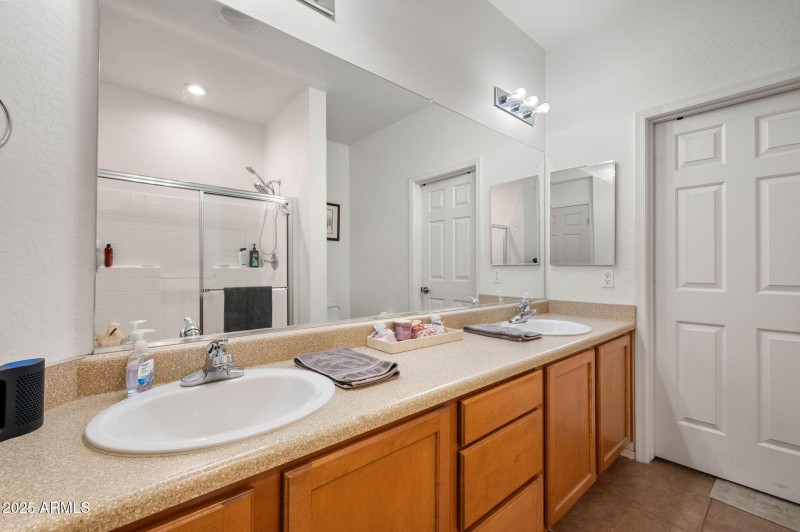 18-Primary Bathroom (1)