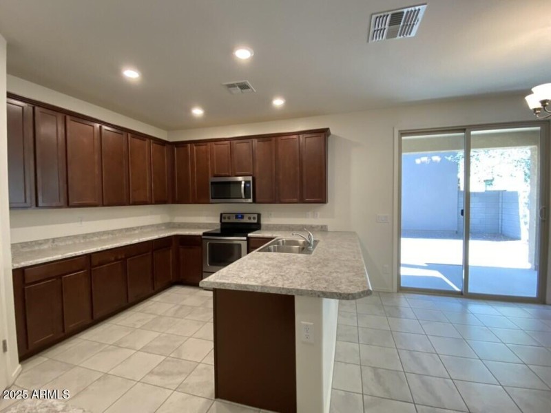 F3F43068-B0D7-4AFB-80B3-776F2EEA3E8D_1_1