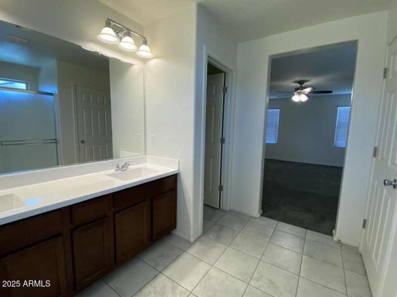 F6B5DCF9-AD1E-4EA0-A24B-AB47B2BD5BD4_1_1