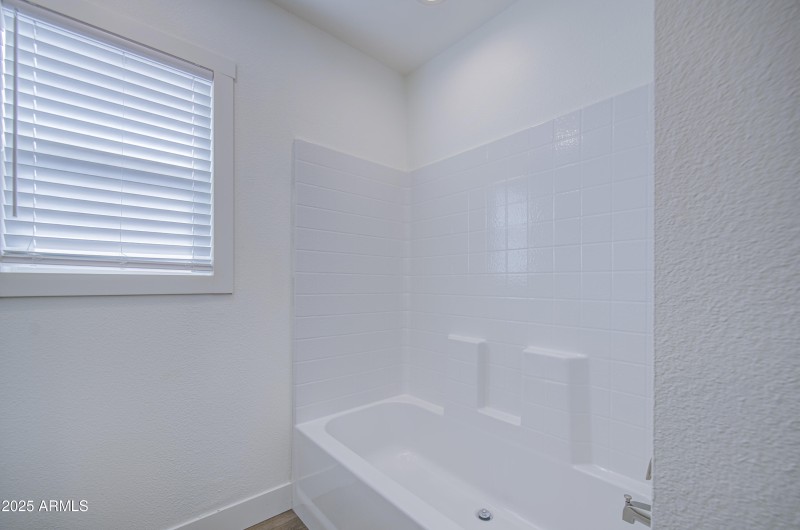 Bathroom 2-pic 2