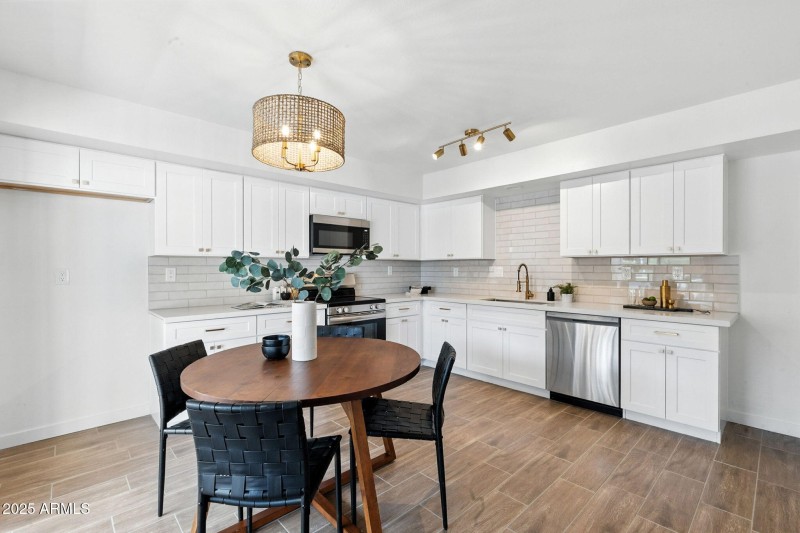 Eat In Kitchen