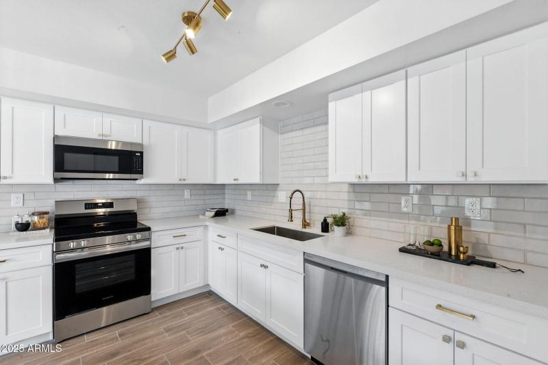 Eat In Kitchen