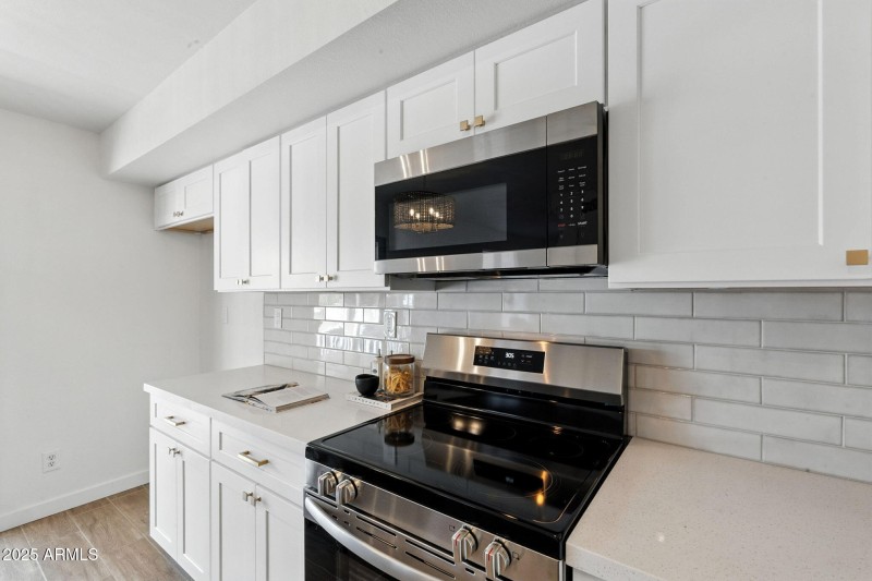 Eat In Kitchen