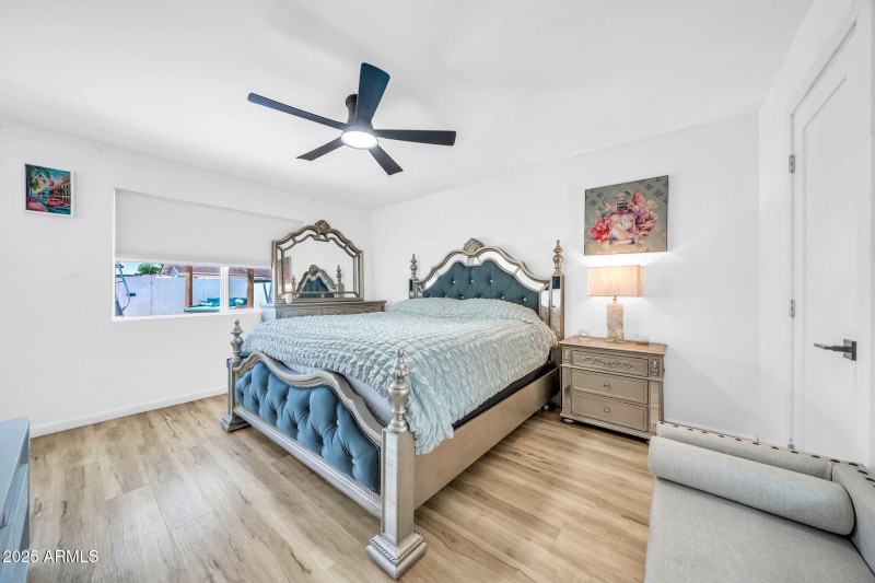 3068 N 90th Ave-17