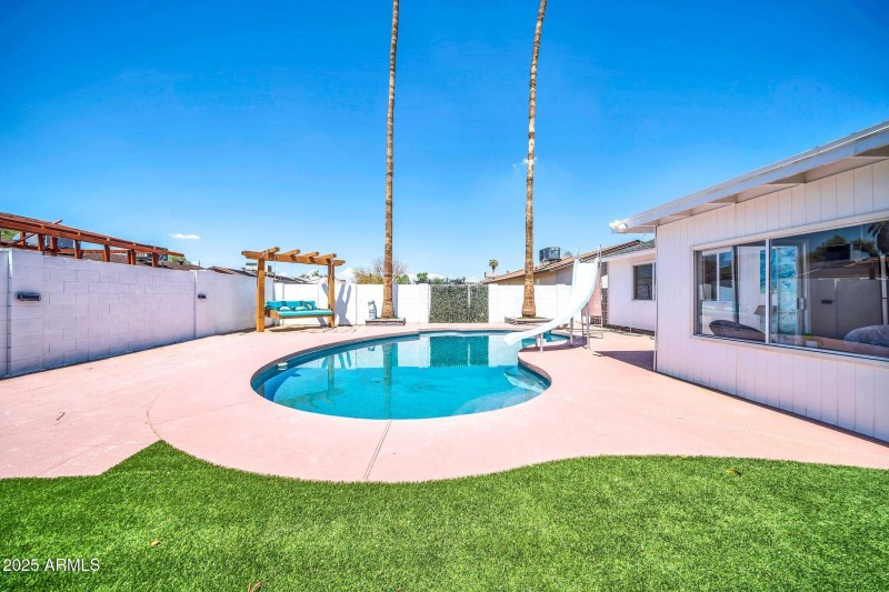 3068 N 90th Ave-30