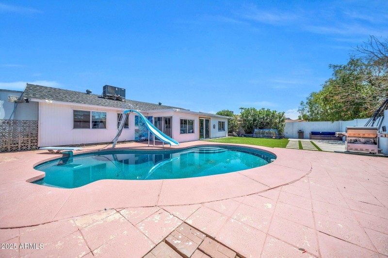 3068 N 90th Ave-35