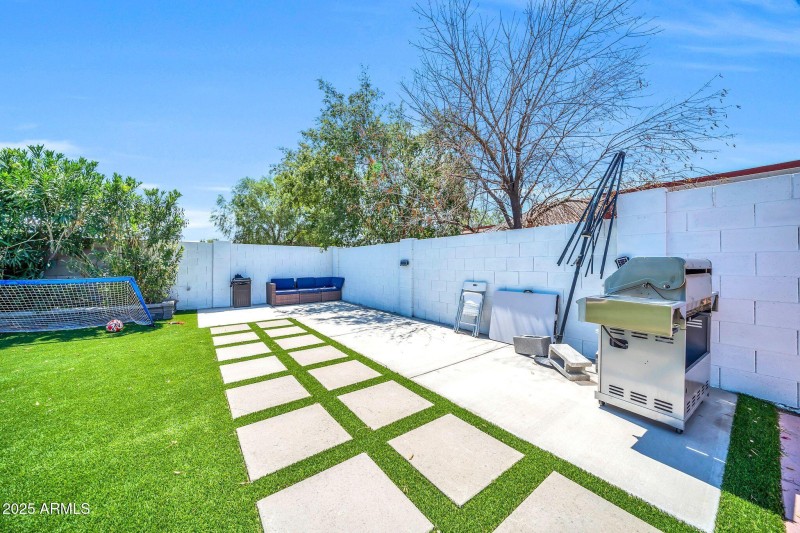 3068 N 90th Ave-38
