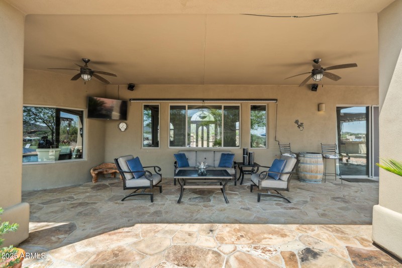 6611 Covered Flag Patio