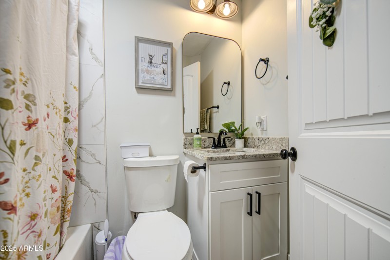 Bathroom 2-pic 3