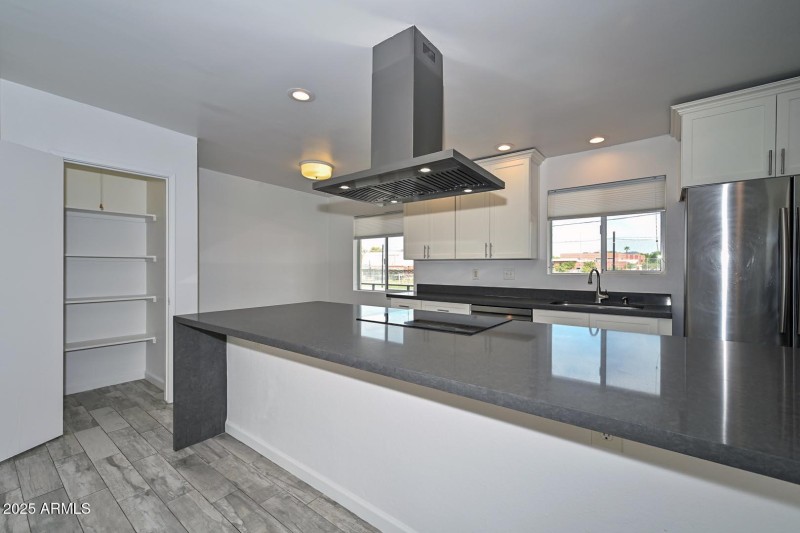 Kitchen-Pantry