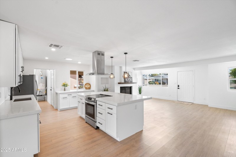 14-Kitchen & Family Room