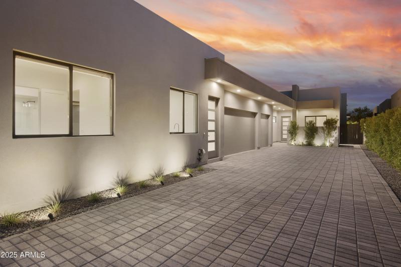 Private Guest House Entry