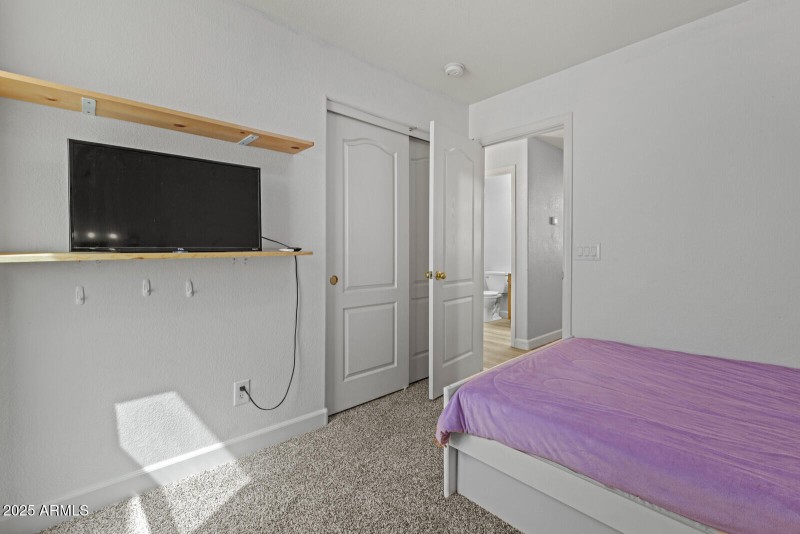 15_878_E_Mountain_View_Road15_mls