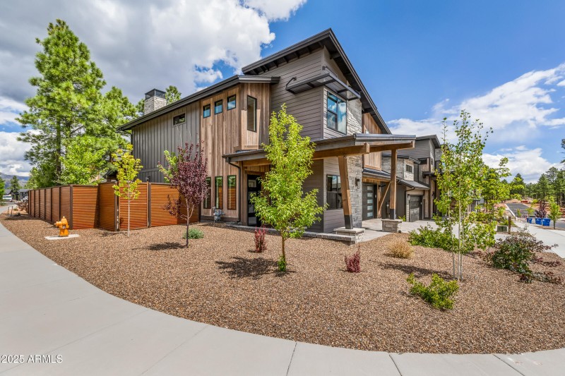 1810 E Magnolia Dr-8