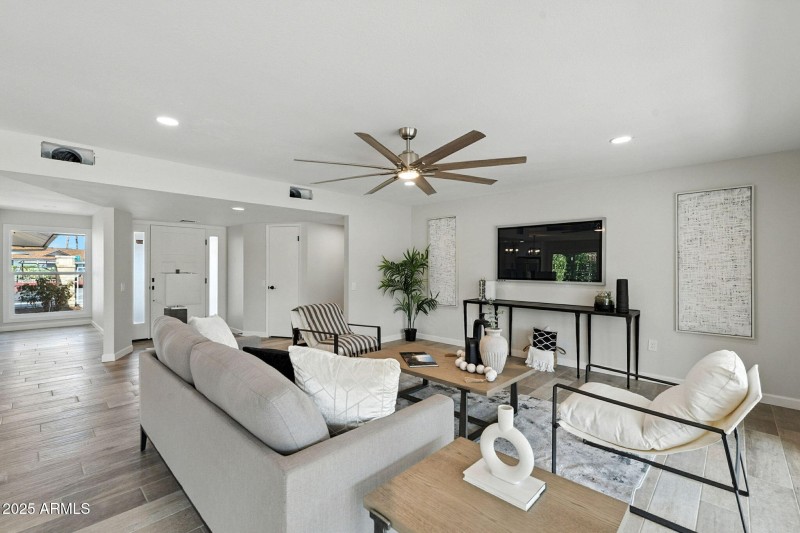 10-web-or-mls-Country-10