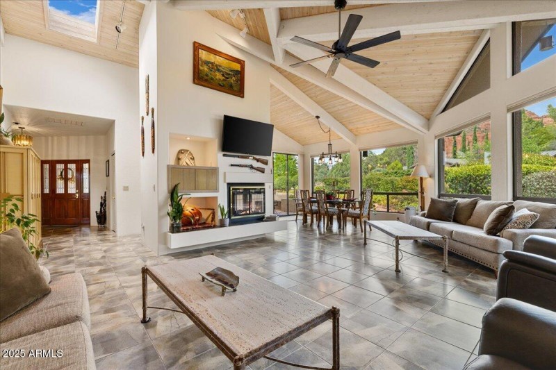 06-Living Room