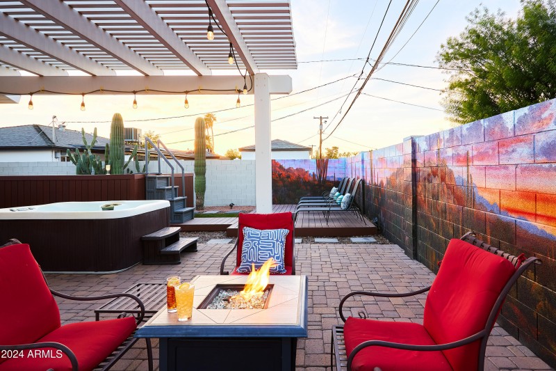 PropertyImageCo_7702EVerdeLn_Twilight_2