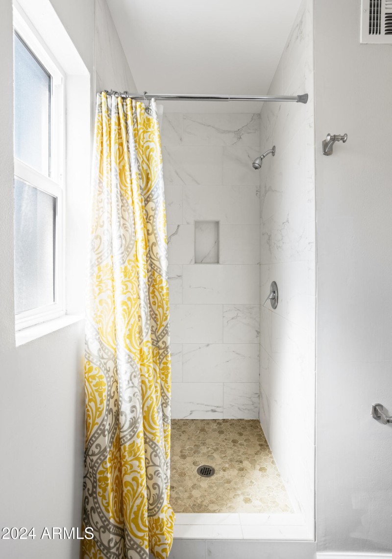 PropertyImageCo_7702EVerdeLn_WEB12