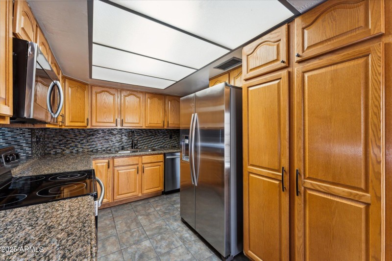 08-008-kitchen