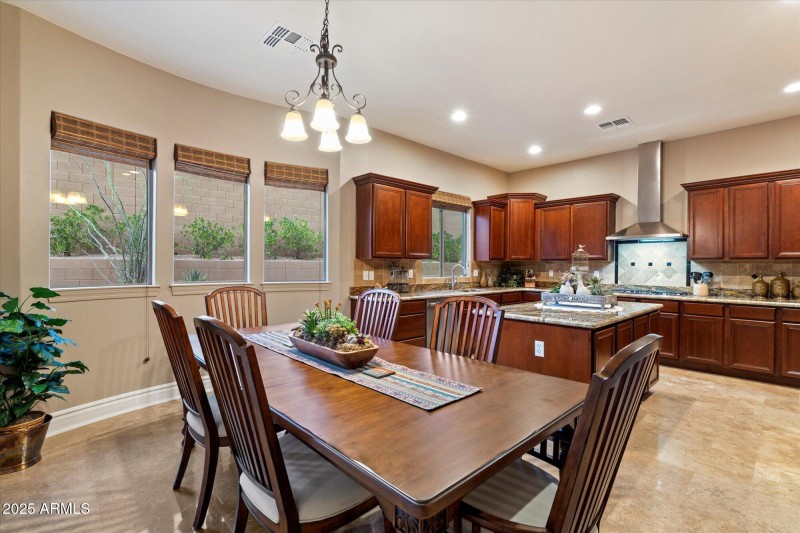 Cozy Breakfast Nook