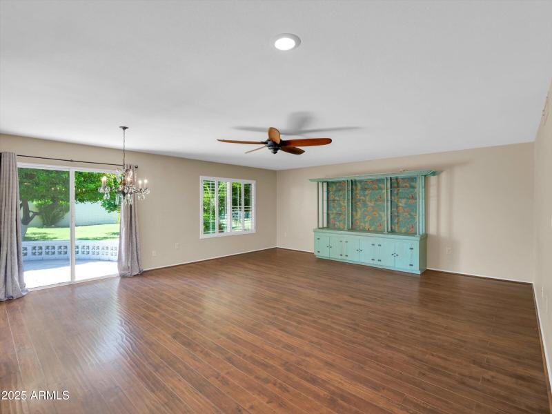 10-10825 W Caron Dr-6