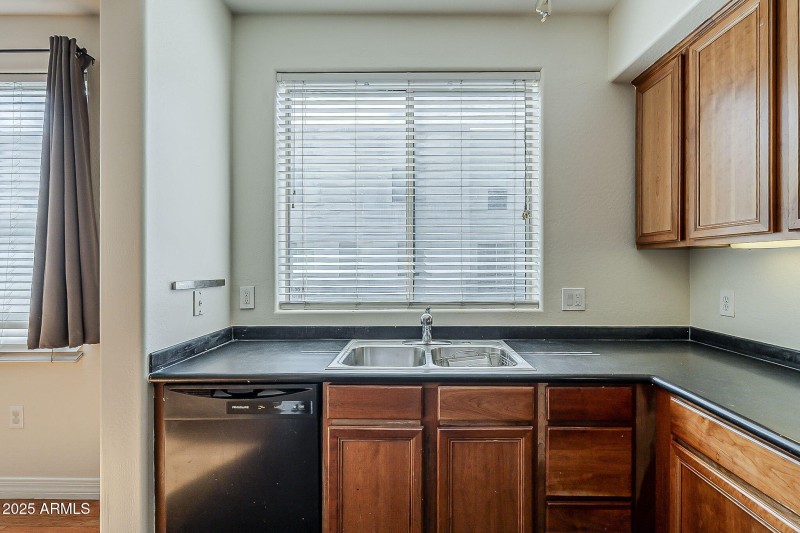 31-web-or-mls-Portland St-16