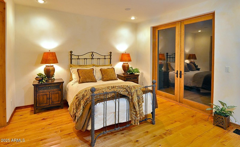 18-GuestBedroom