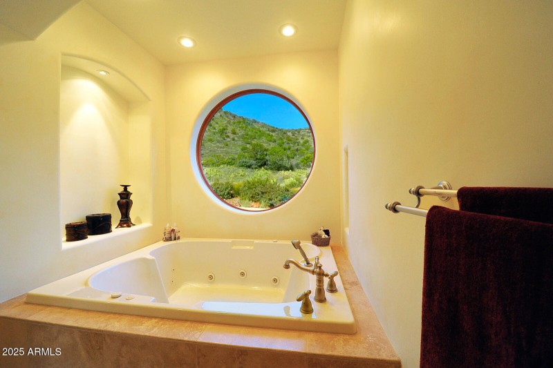 25-MasterBath3