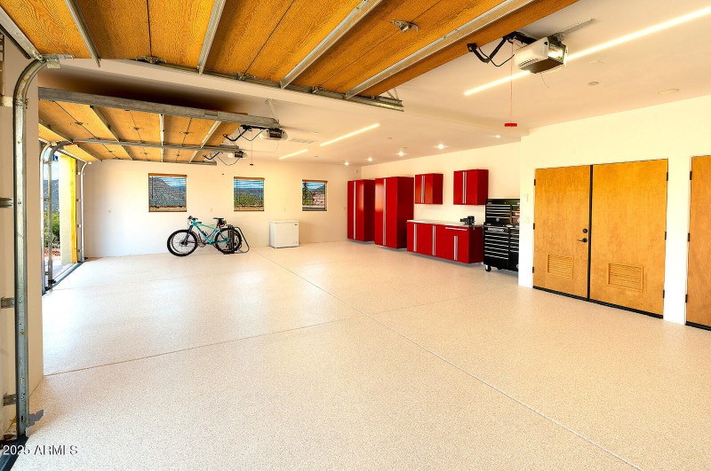 29-Garage 1600 Wide