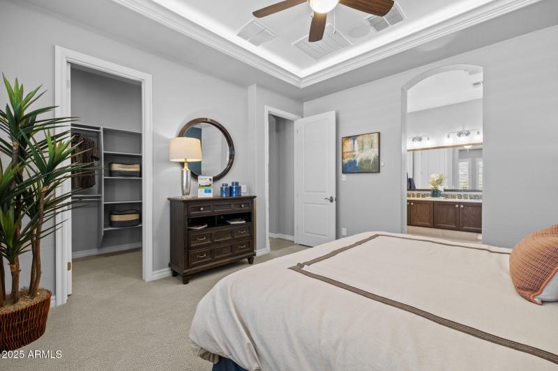 23)MASTER BED DOWN
